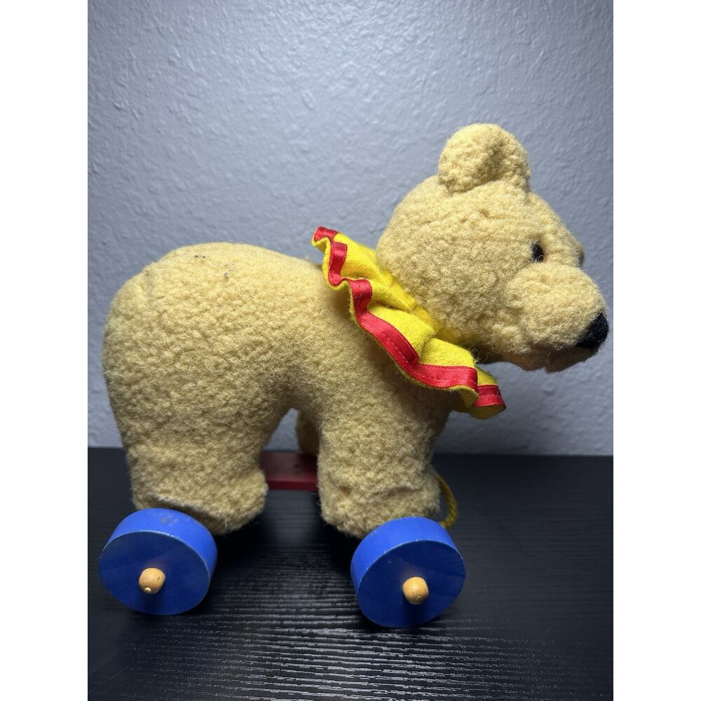 Applause Nostalgic Bears in Toyland Pull Toy Circus Plush Bear on Wheels 11x7x9